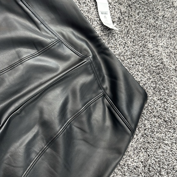 NWT White House Black Market Runway Faux Leather Leggings Size 2P - Picture 9 of 12